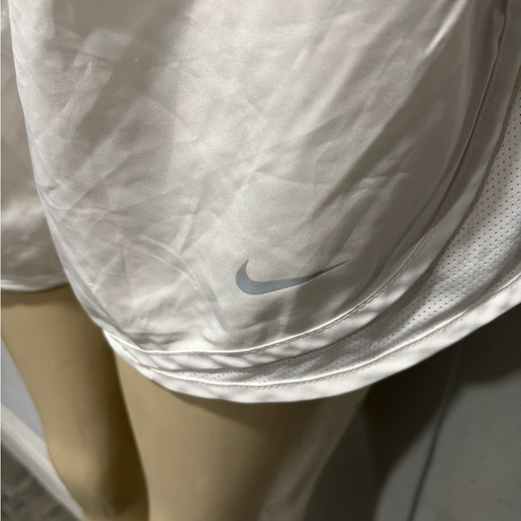 Nike Women's White Athletic Shorts - Picture 4 of 7
